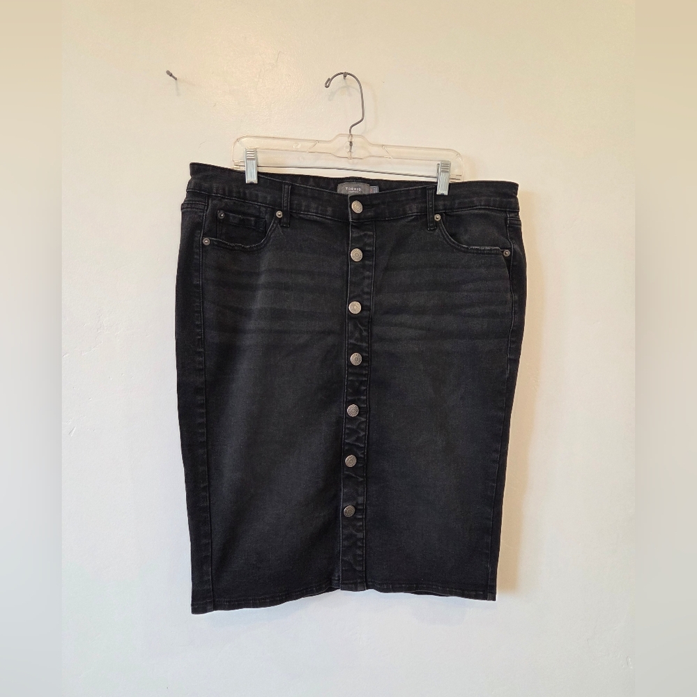Torrid Black Denim Jean Skirt Stretchy Buttons Size 14 Midi American Modest - Picture 1 of 8